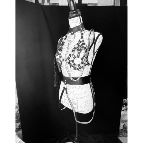 4 piece Black Leather & Metal, Bra Top, Garter, Whip and Chain, Silver Accents - Picture 4 of 17